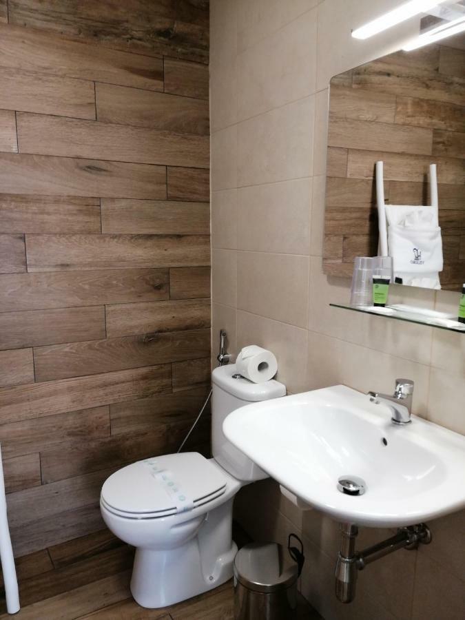 סינס Hotel Veleiro מראה חיצוני תמונה